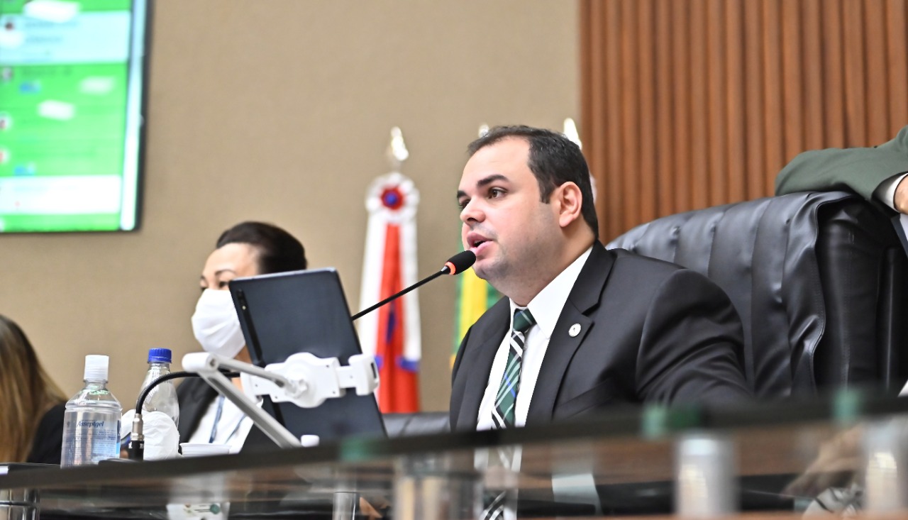 Leia mais sobre o artigo Roberto Cidade propõe criação da Política Estadual de Atendimento às Mulheres Egressas do Sistema Prisional