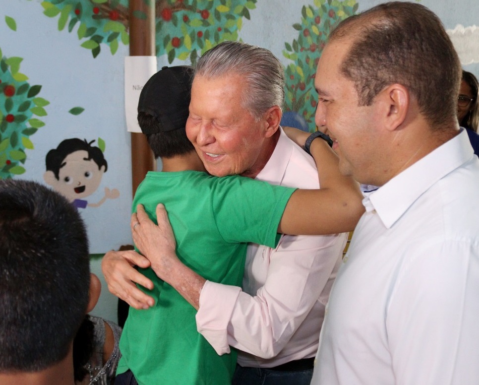 Leia mais sobre o artigo Arthur Neto visita espaço voltado a autistas e reitera compromisso com a causa