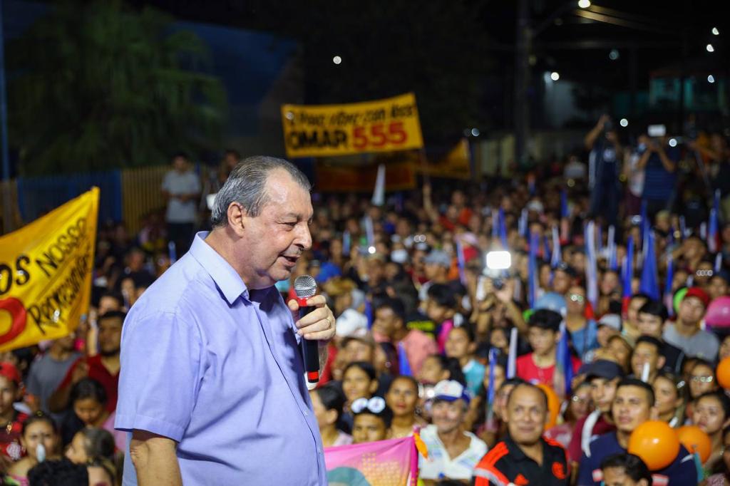 No momento, você está visualizando Senador Omar é recebido por multidão por onde passa no interior do Amazonas
