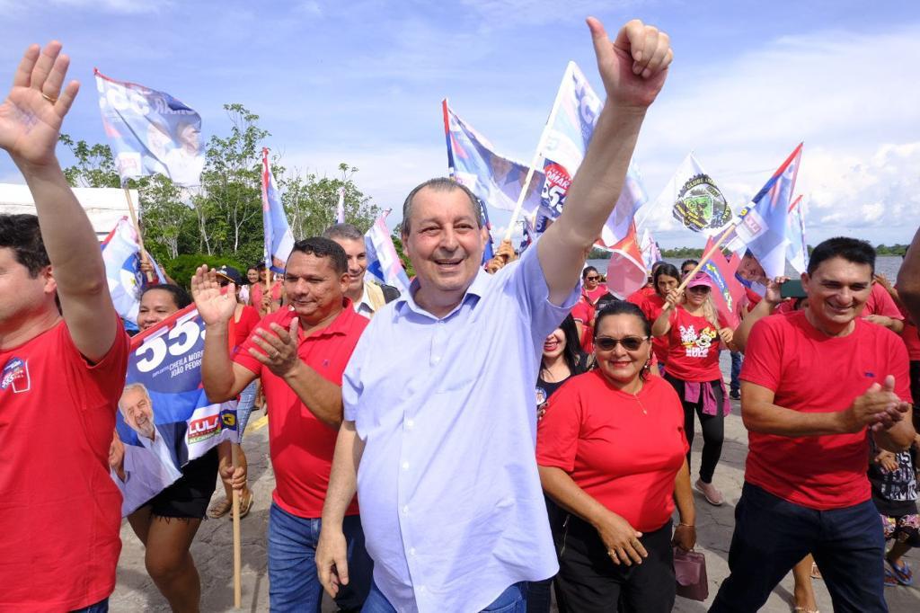 No momento, você está visualizando Pesquisa reafirma liderança de Omar para o Senado do Amazonas