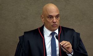 Leia mais sobre o artigo Moraes alfineta Bolsonaro ao defender sistema eleitoral: ‘orgulho nacional’