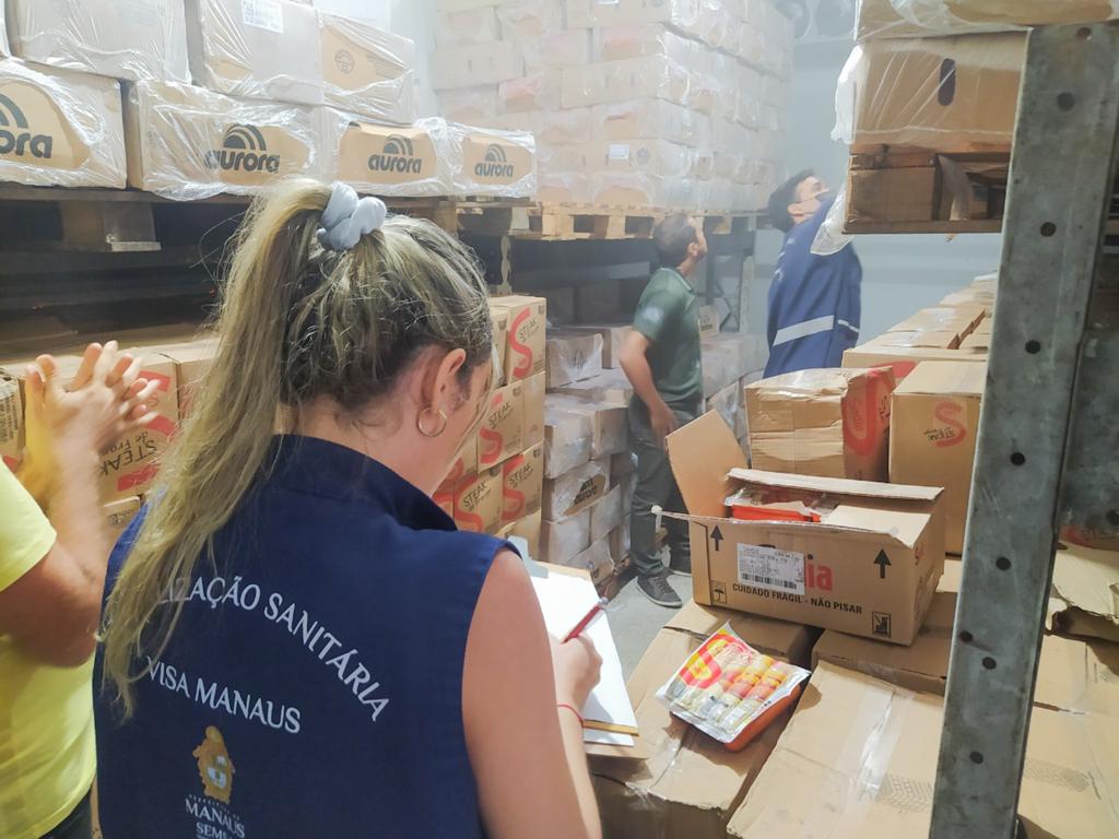 No momento, você está visualizando Mais de 55 toneladas de mercadorias com validade vencida são apreendidas em Manaus