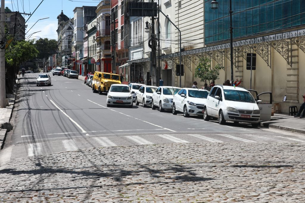No momento, você está visualizando Prefeitura de Manaus cadastra taxistas auxiliares para receber benefício