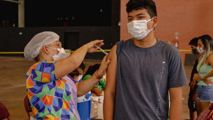 No momento, você está visualizando Vacina contra a Covid-19 será ofertada em 69 unidades da Prefeitura de Manaus neste sábado, 20/8