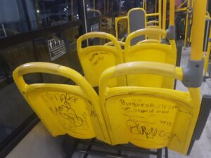 Leia mais sobre o artigo Prefeitura pede à população que denuncie atos de vandalismo em ônibus do transporte urbano de Manaus