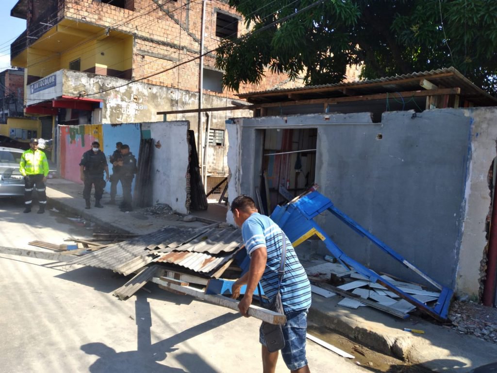 No momento, você está visualizando Obstrução de calçadas segue liderando ranking de irregularidade urbana em Manaus