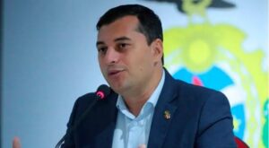 Leia mais sobre o artigo Juiz retira multa de R$ 53 mil aplicada a Wilson Lima por divulgação de pesquisa