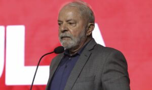 Leia mais sobre o artigo Lula agradece Venezuela por enviar oxigênio durante colapso da Covid-19 em Manaus