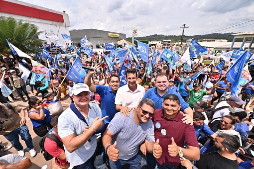 No momento, você está visualizando Roberto Cidade vai a Presidente Figueiredo e mobiliza grande número de apoiadores