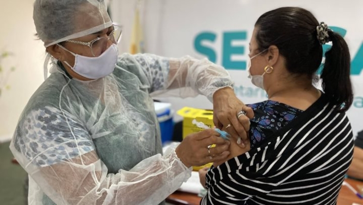 No momento, você está visualizando Covid: Cerca de 632 mil pessoas estão com 3ª dose de vacina em atraso em Manaus