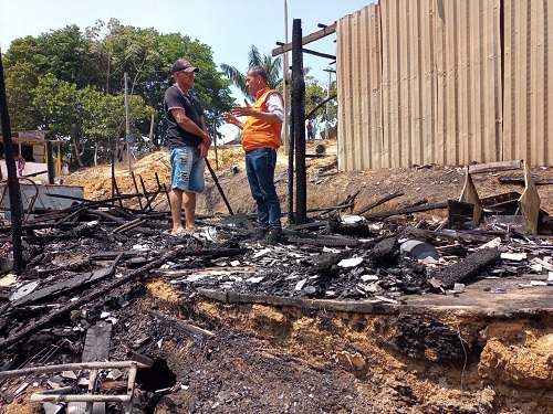 No momento, você está visualizando Prefeitura de Manaus atende vítimas de incêndio no Nova Cidade