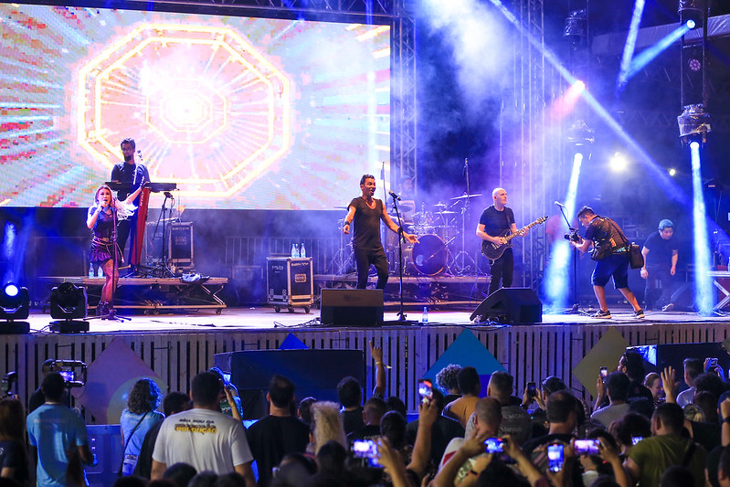 No momento, você está visualizando Shows de Bárbara Eugênia, Lia Sophia e Pinduca e Double You agitam público no palco Caboquinho