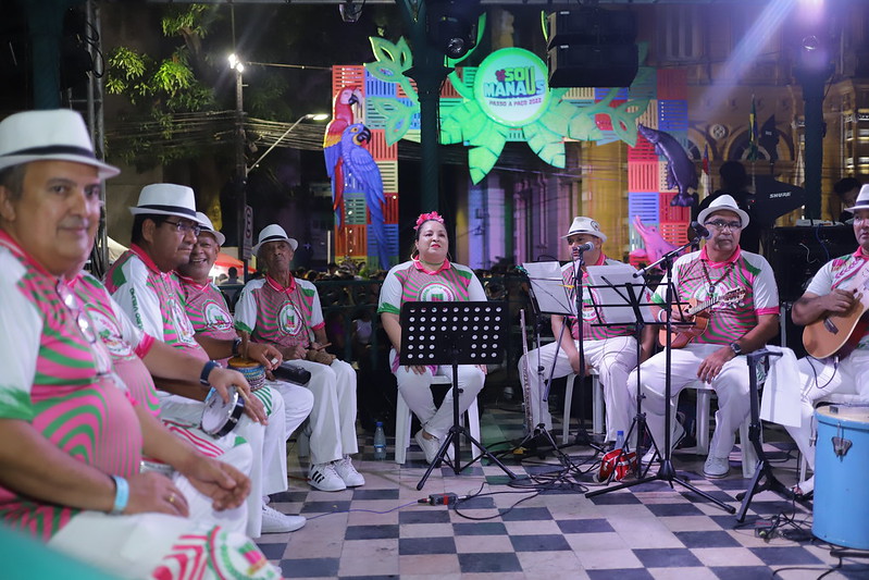 No momento, você está visualizando Grupo ‘Couro Velho’ encanta público com samba de raiz no #SouManaus Passo a Paço