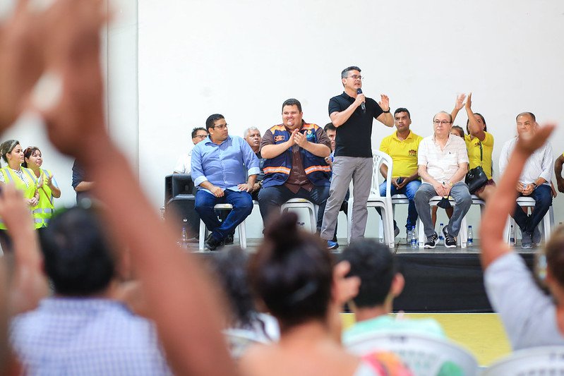 No momento, você está visualizando David Almeida anuncia regularização fundiária que beneficia mais de 15 mil famílias da zona Leste