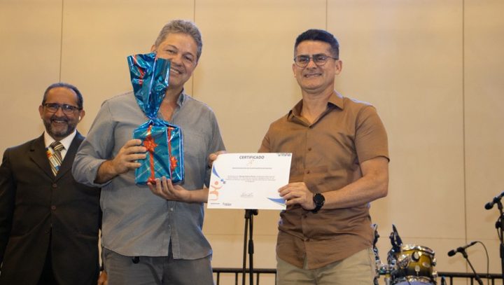 No momento, você está visualizando Aos 52 anos, aluno de Nutrição vinculado à Semsa é o Estagiário Nota 10 da Prefeitura de Manaus