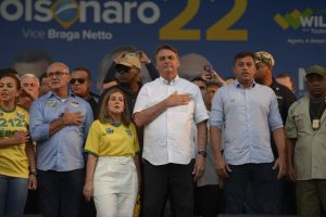 Leia mais sobre o artigo Bolsonaro declara apoio à reeleição de Wilson Lima, em comício em Manaus
