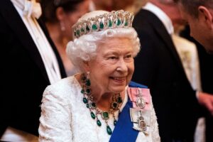 Leia mais sobre o artigo Rainha Elizabeth II morre aos 96 anos