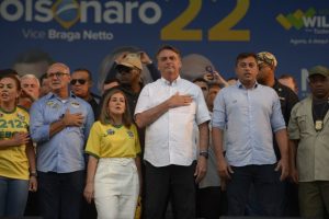 Leia mais sobre o artigo Governador do Amazonas pede votos para ele e para Bolsonaro no 2º turno das eleições