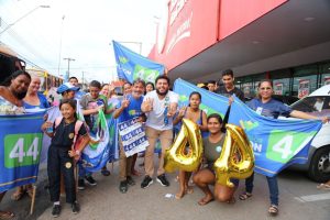 Leia mais sobre o artigo Movimento de apoio a Wilson, ‘Atitude 44’ faz caminhada no bairro Grande Vitória