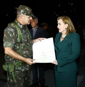 Leia mais sobre o artigo Vice-presidente do TCE-AM é homenageada em aniversário de 66 anos do Comando Militar da Amazônia