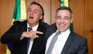 Leia mais sobre o artigo André Mendonça rejeita petições contra Bolsonaro no caso das adolescentes venezuelanas