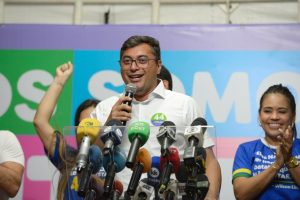 Leia mais sobre o artigo Wilson recebe mais de 819 mil votos e vence em 49 municípios do Amazonas no primeiro turno
