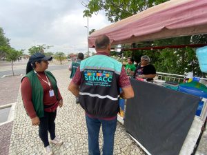 Leia mais sobre o artigo Prefeitura de Manaus realiza ação de ordenamento de ambulantes na Ponta Negra
