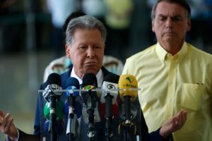Leia mais sobre o artigo Após ser ofendido por Bolsonaro, Arthur Neto declara apoio ao presidente