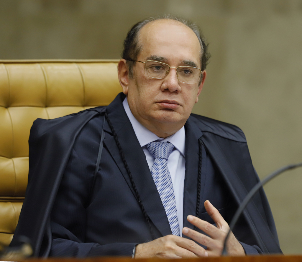 No momento, você está visualizando É falso que ministro Gilmar Mendes tenha encontrado filho de Lula em restaurante em Roma