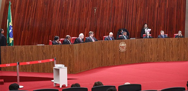 No momento, você está visualizando TSE suspende conteúdo que associa Lula a drogas, assassinato e aborto