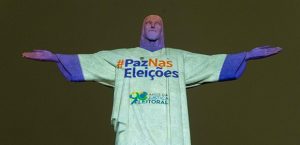 Leia mais sobre o artigo TSE veste o Cristo Redentor com camiseta pela paz nas Eleições 2022