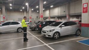 Leia mais sobre o artigo Em Manaus, estacionamentos são fiscalizados por agentes de trânsito