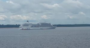 Leia mais sobre o artigo Cruzeiro Seven Seas Navigator chega a Manaus com mais de 800 turistas￼