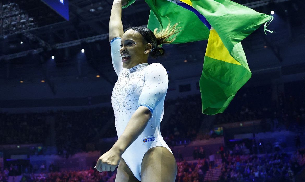 No momento, você está visualizando Rebeca Andrade conquista o ouro no individual geral