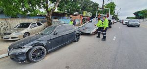 Leia mais sobre o artigo Operação ‘Sucata’ retira veículos abandonados de calçadas na zona Centro-Sul de Manaus