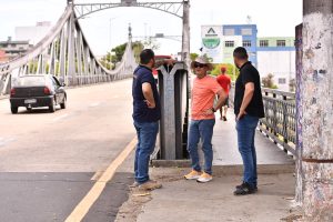 Leia mais sobre o artigo Iluminação roubada da ponte Benjamin Constant é recuperada
