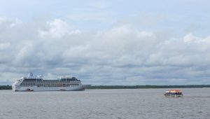 Leia mais sobre o artigo Navio com 1,2 mil turistas abre a ‘Temporada de Cruzeiros 2022/2023’ em Manaus