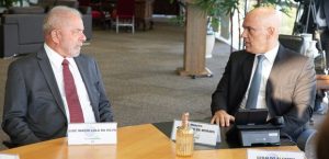 Leia mais sobre o artigo Ministros do TSE se reúnem com presidente e vice-presidente eleitos