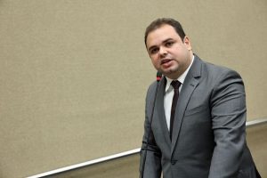 Leia mais sobre o artigo Deputado Roberto Cidade subscreve representação para apurar agressões cometidas pelo prefeito de Borba