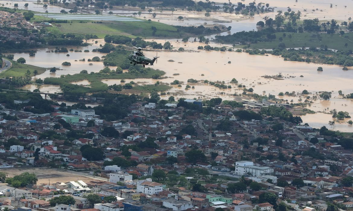 No momento, você está visualizando Brasileiro já pode receber alertas de desastres naturais por WhatsApp