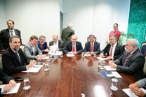 Leia mais sobre o artigo Em reunião com relator, Alckmin sugere PEC da Transição para assegurar Auxílio Brasil de R$ 600