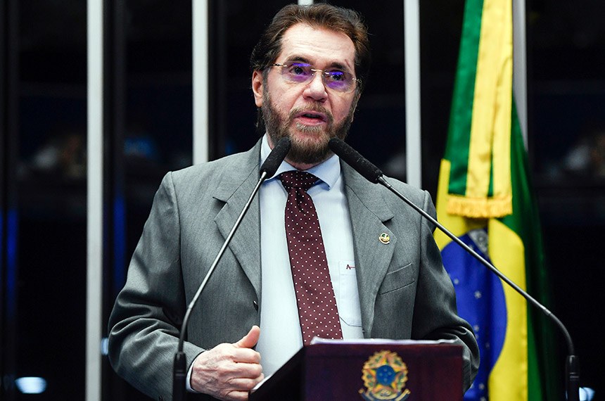 No momento, você está visualizando Senador bolsonarista pede análise de impeachments de ministros do STF
