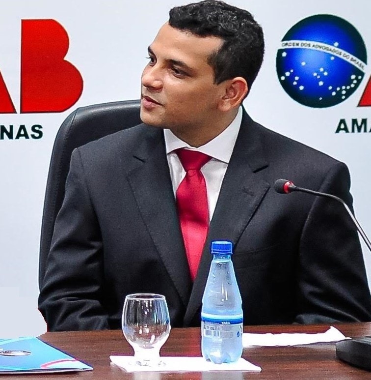 No momento, você está visualizando Manoel Almeida é multado em R$ 3,3 milhões por irregularidades durante gestão na Sejel