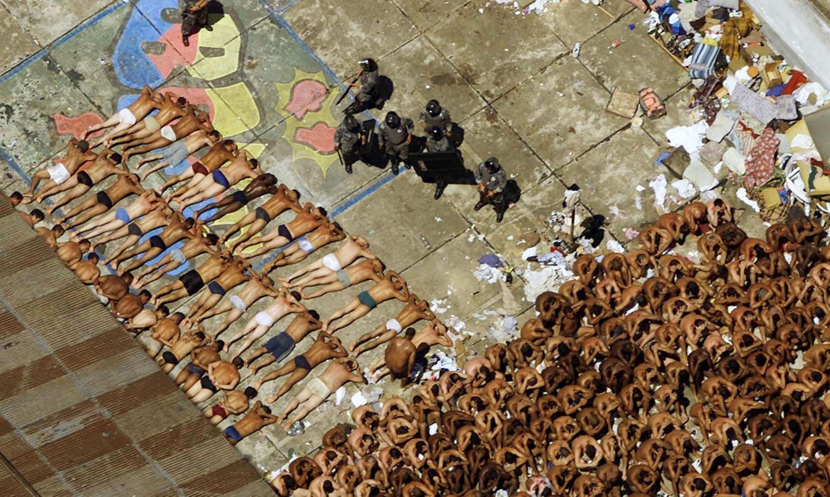 No momento, você está visualizando PGR questiona indulto natalino que beneficia policiais condenados pelo Massacre do Carandiru