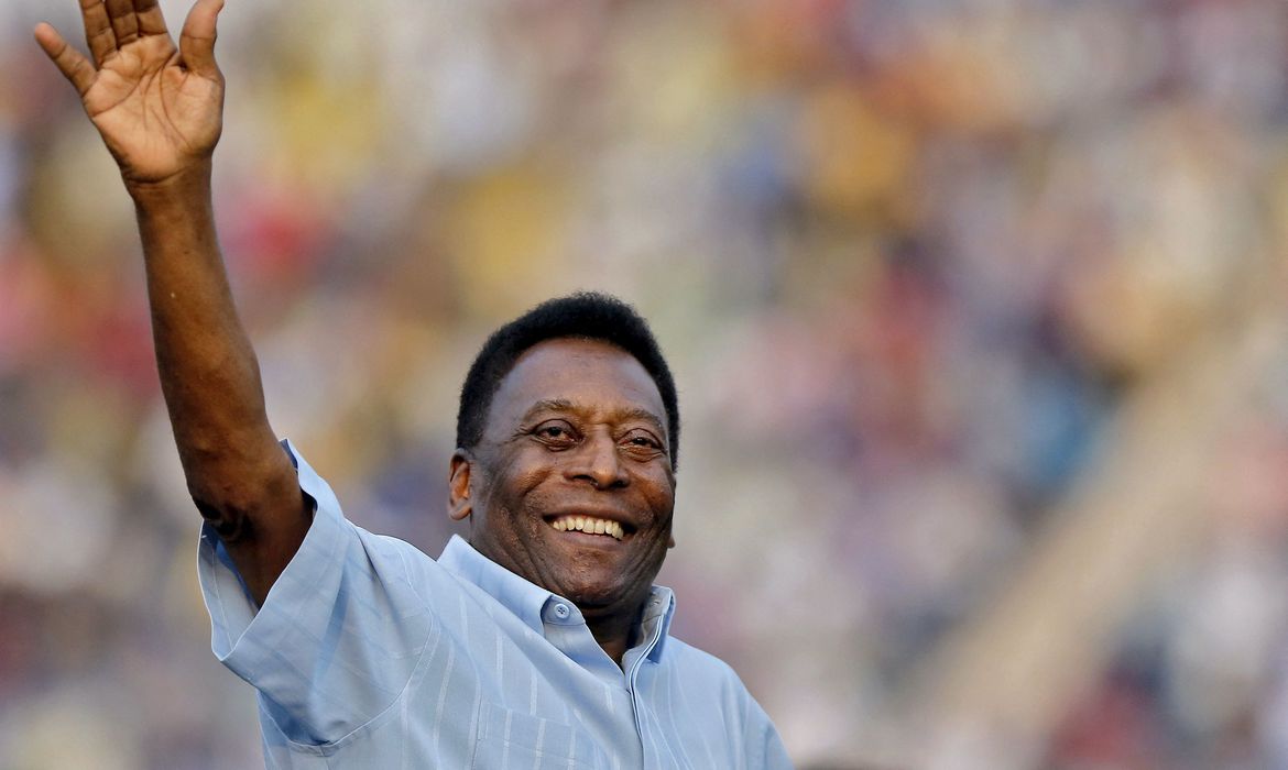 No momento, você está visualizando Certidão de óbito mostra causas da morte de Pelé 