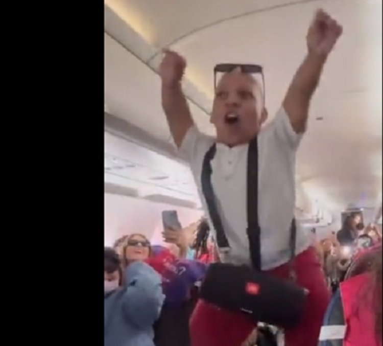 No momento, você está visualizando Influencers ignoram ordem da Anvisa devido a alta de casos de Covid e viajam sem máscara para Farofa da Gkay