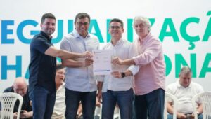 Leia mais sobre o artigo David Almeida e governador Wilson Lima entregam Habite-se do Nova Cidade beneficiando mais de 10 mil famílias
