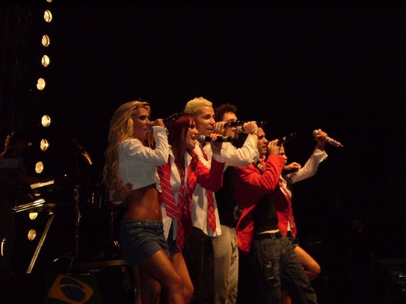No momento, você está visualizando Fãs fazem tuitaço pedindo show do RBD em Manaus e alcançam trending topics do Brasil
