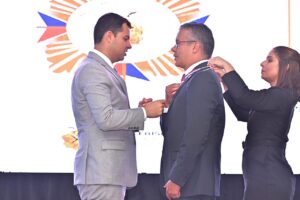 Leia mais sobre o artigo Conselheiro Josué Cláudio recebe Medalha do Mérito Legislativo
