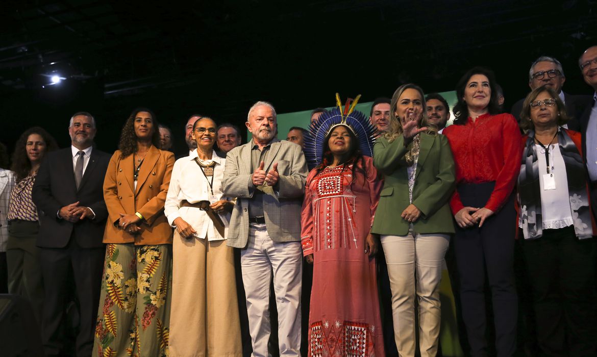 No momento, você está visualizando Novo governo terá 11 ministérios comandados por mulheres
